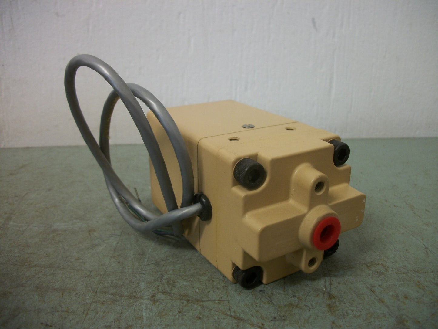 ROBINSON-HALPERN PRESSURE TRANSDUCER 152C-P220D 0-200PSID 12-38VDC 4-20mA NOB