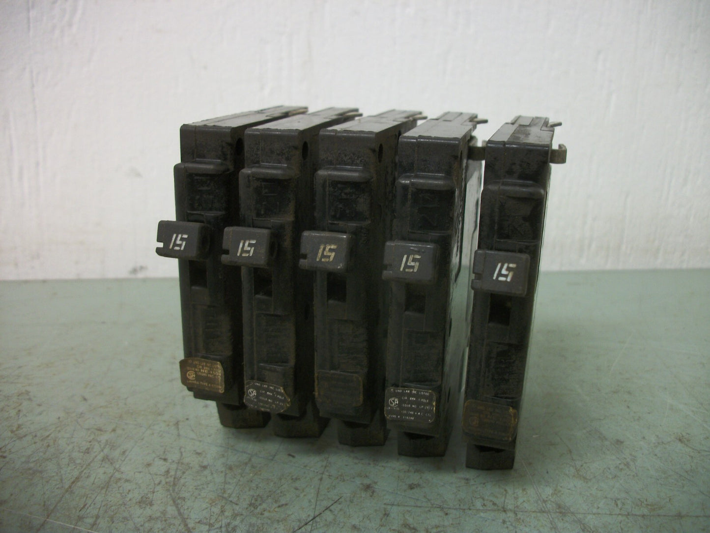 CHALLENGER LOT OF 10 TYPE A TANDEM CIRCUIT BREAKERS A115 15AMP 240VOLT 2POLE