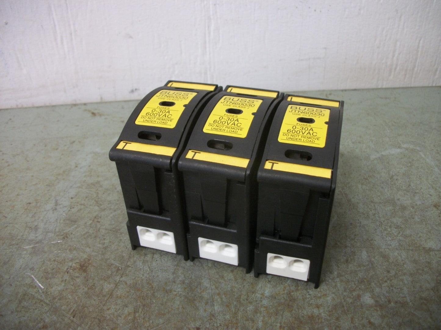 BUSSMANN LOT OF 3 CLASS J DIN RAIL FUSEHOLDERS JTN60030 30AMP 600VOLT 1POLE