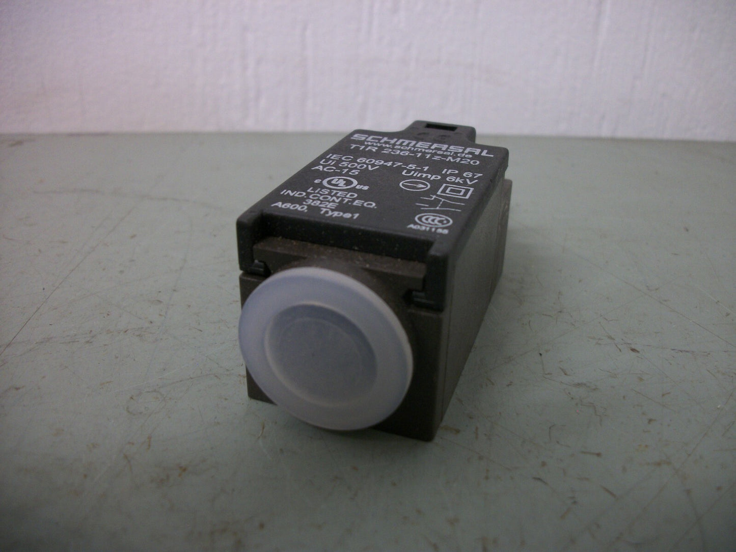 SCHMERSAL LIMIT SWITCH T1R 236-11ZM20 NOB