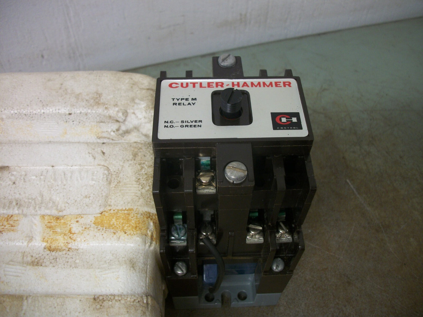 CUTLER-HAMMER TYPE M RELAY D26MRD 24VCOIL 10AMP 600VOLT NEW