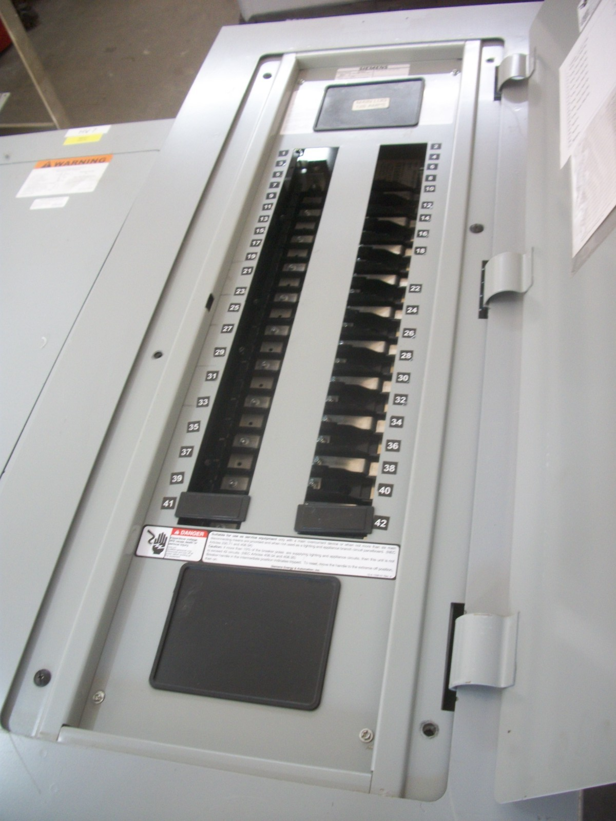 SIEMENS P1 LOAD CENTER PANELBOARD BL, BLH, HBL, BLR 100AMP 120/240VOLT 1PH 3W
