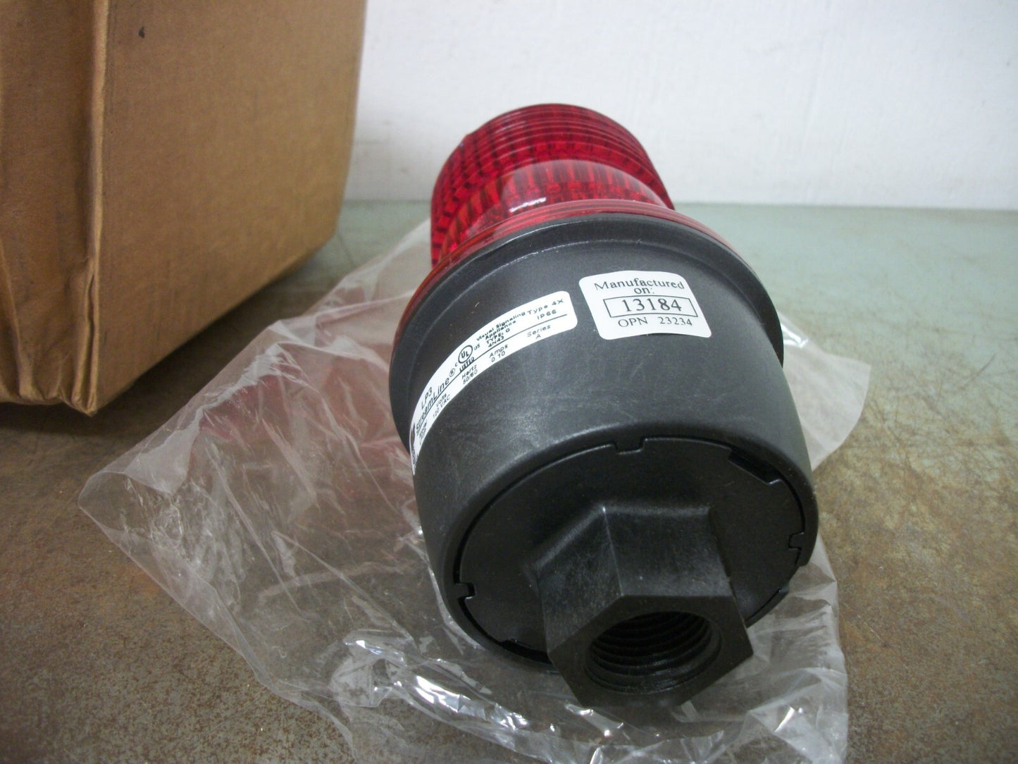 FEDERAL SIGNAL STREAMLINE RED STROBE LIGHT LP3P-120R 120VOLT NIB