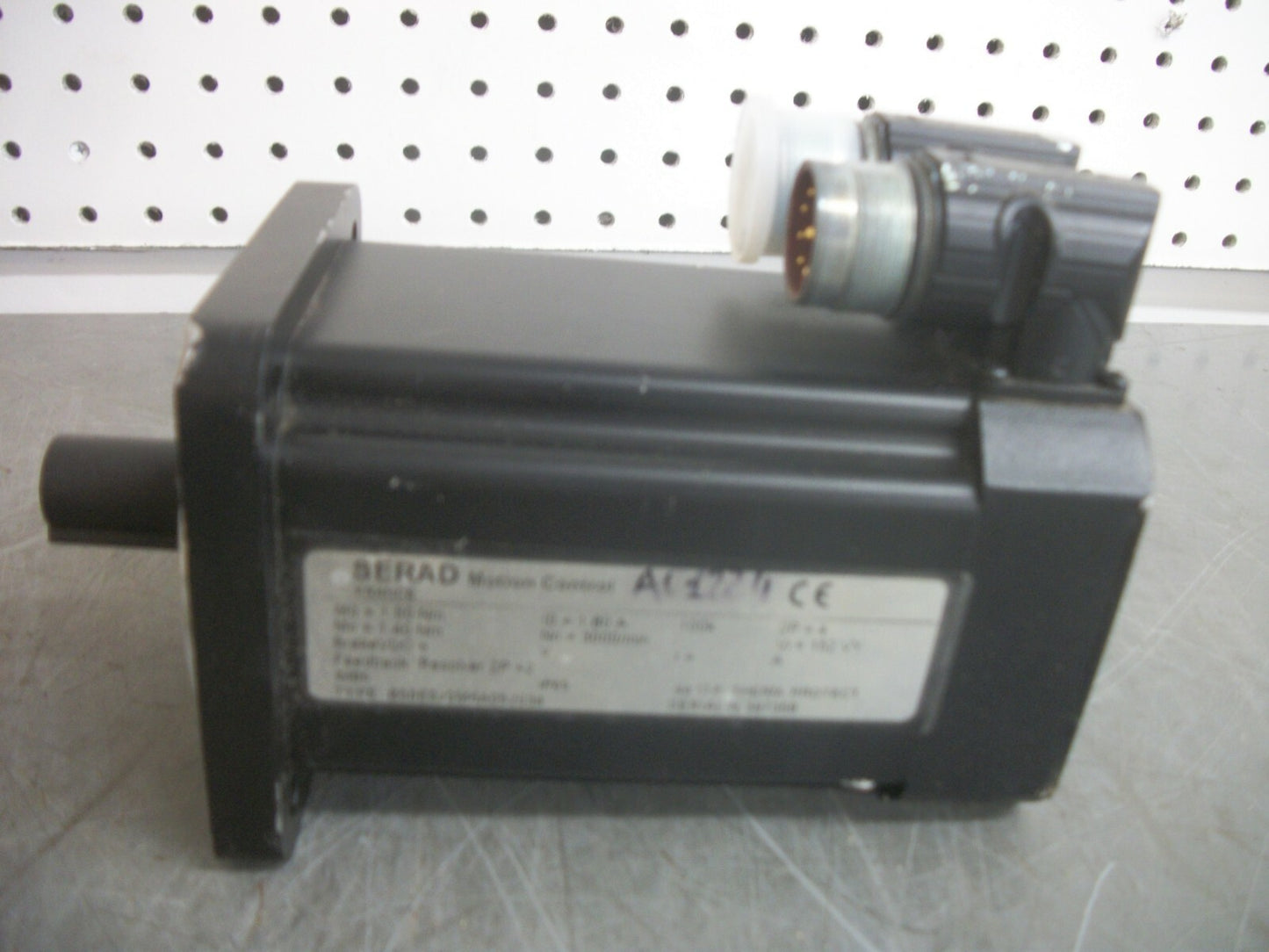 SERAD SERVO MOTOR B56E5J3M6A052034 1.8AMP 3000/MIN NOB