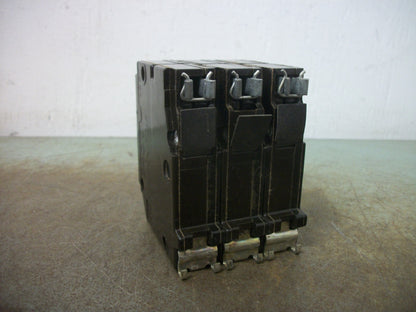 CUTLER-HAMMER CH CIRCUIT BREAKER CH315 15AMP 240VOLT 3POLE