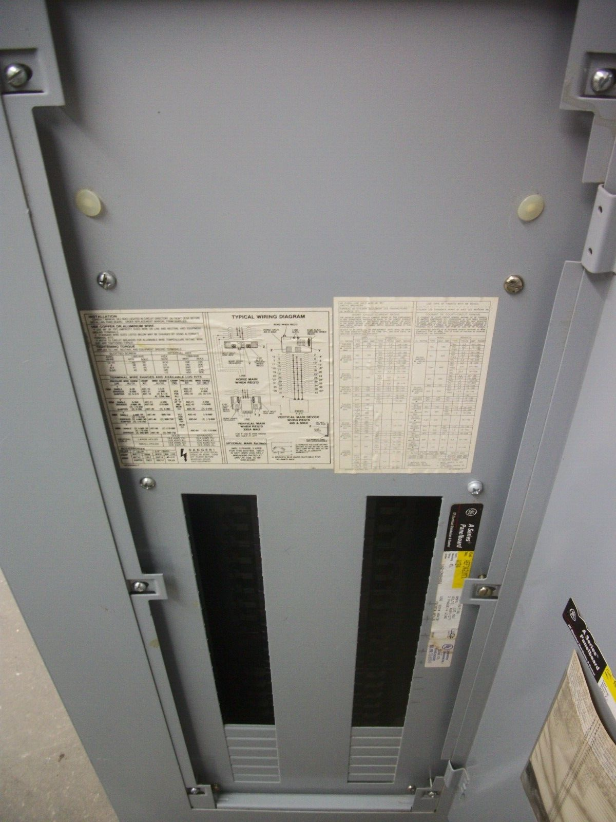 GE A SERIES LOAD CENTER PANELBOARD AEF3421MTX 125AMP 480Y/277VOLT 3PH