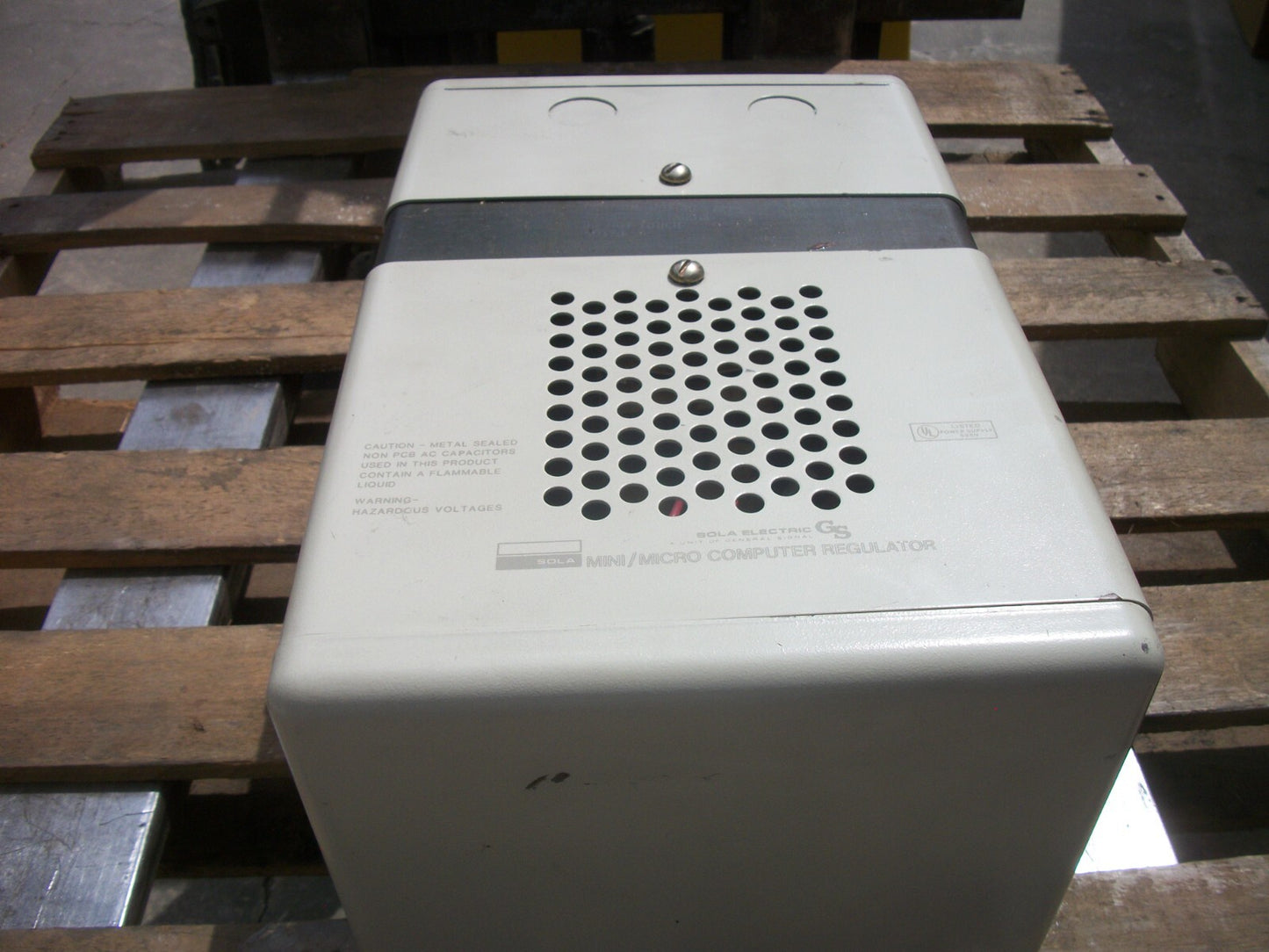 SOLA 1500VA CONSTANT VOLTAGE TRANSFORMER 63-23-215-8 IN: 95X520 OUT: 120/240