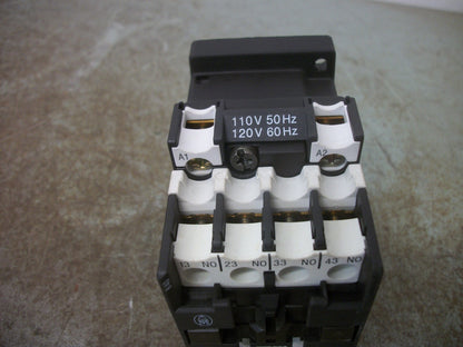 KLOCKNER-MOELLER INDUSTRIAL RELAY DILR40 120VCOIL 15AMP 600VOLT NIB