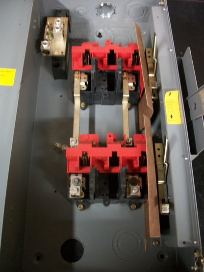 CUTLER-HAMMER DOUBLE THROW TYPE 1 DT223UGK 100AMP 240VOLT 2POLE NON-FUSIBLE