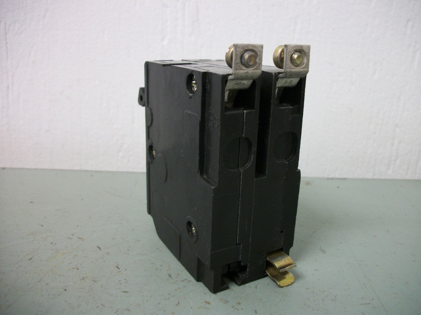 SQUARE D QOB CIRCUIT BREAKER QOB230 30AMP 240VOLT 2POLE OLD