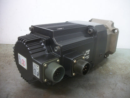OMRON AC SERVO MOTOR R88M-W90010H-S2 200VOLT 900W 8.62N-M 7.6A 1000RPM