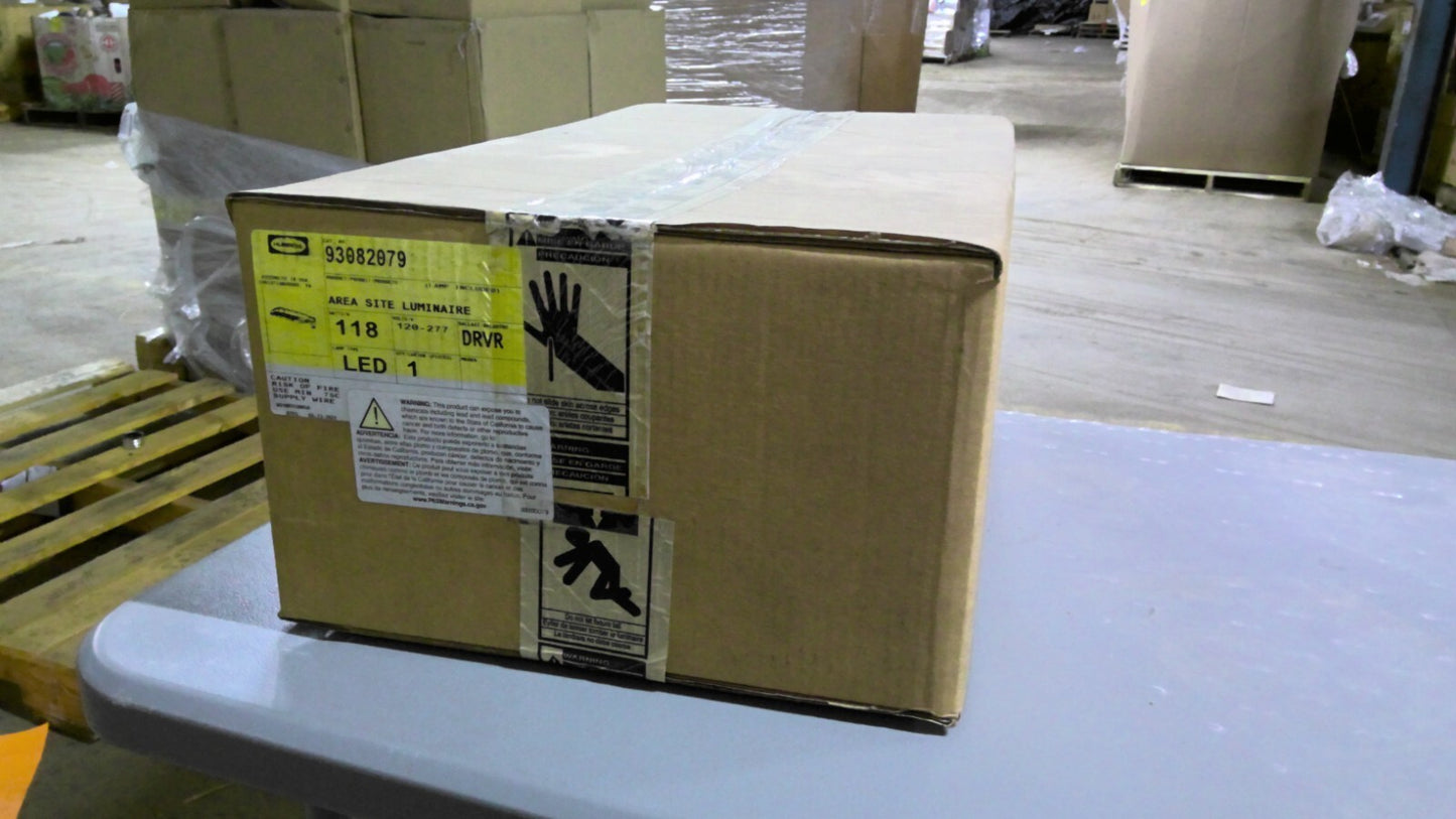 HUBBELL 118WATT AREA SITE LED LIGHT 93082079 120-277V NIB