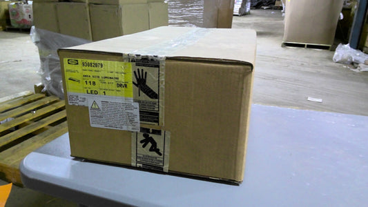 HUBBELL 118WATT AREA SITE LED LIGHT 93082079 120-277V NIB