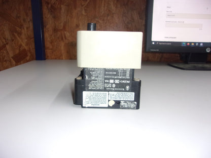 KLOCKNER-MOELLER MANUAL MOTOR STARTER PKZM 3-6,3-U-NA 3.5-6AMP