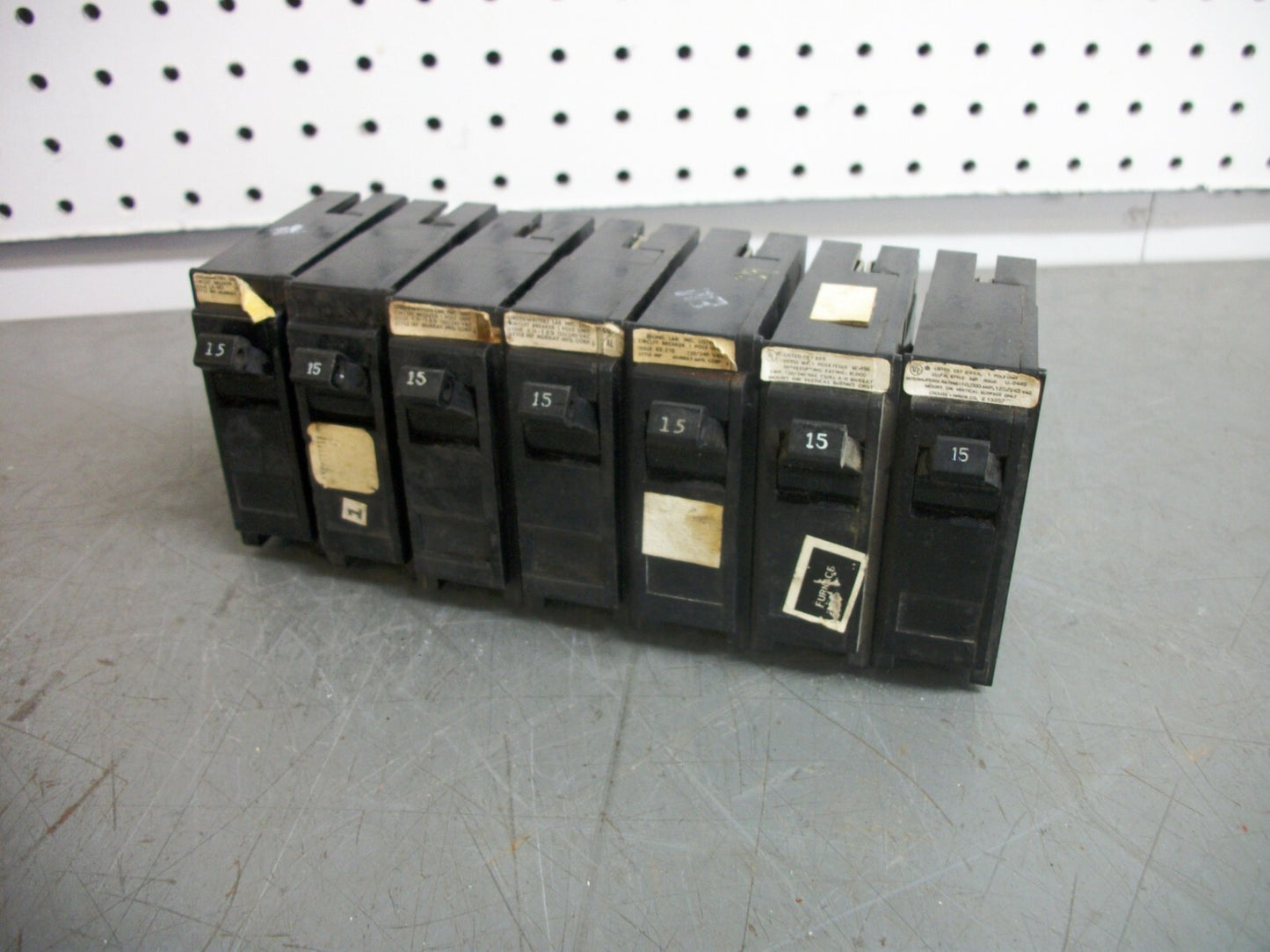 CROUSE-HINDS MURRAY AH LOT OF 7 MP CIRCUIT BREAKERS MP115 15AMP 240VOLT 1POLE