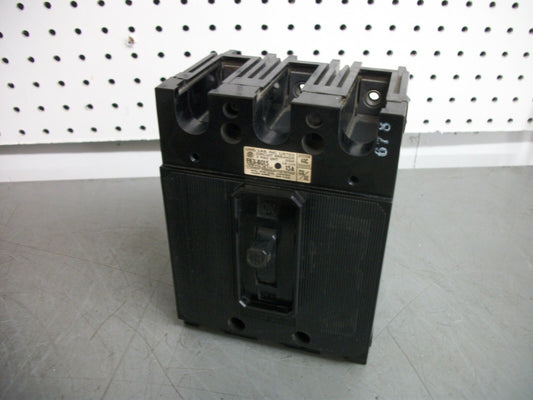 SIEMENS EE3 CIRCUIT BREAKER EE3B015 15AMP 240VOLT 3POLE CHIPPED