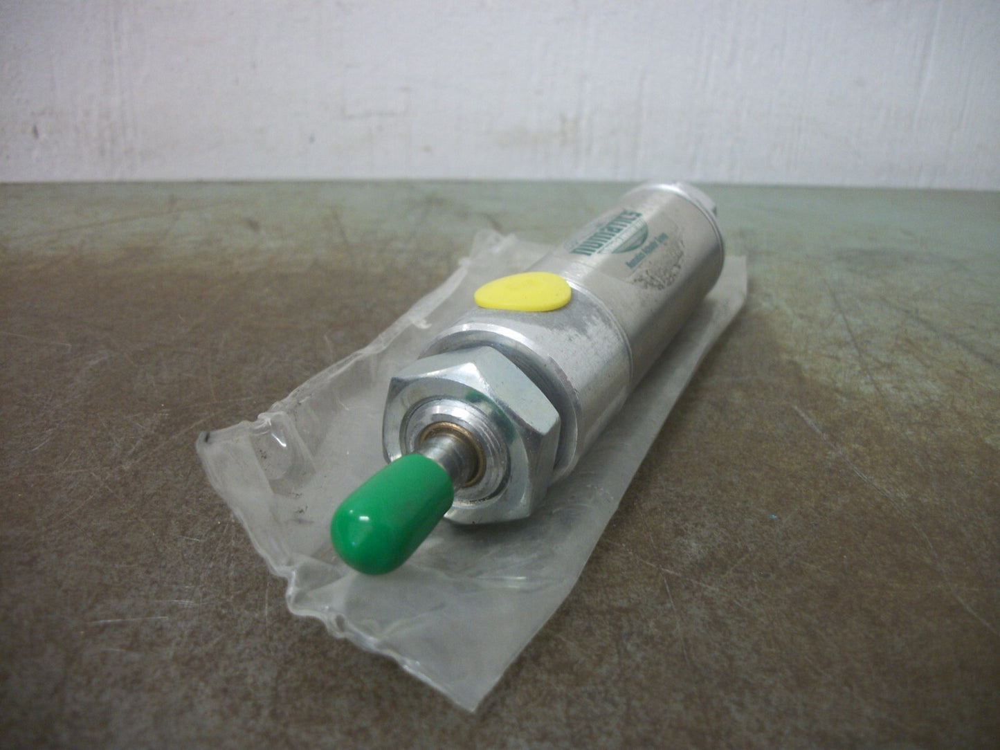 NUMATICS DOUBLE-ACTING PNEUMATIC CYLINDER 1062D01-01A 1-1/16" BORE 1" STROKE NEW