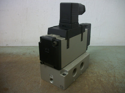 SMC PNEUMATIC SOLENOID VALVE VFS4110-X12 21-26VCOIL NOB
