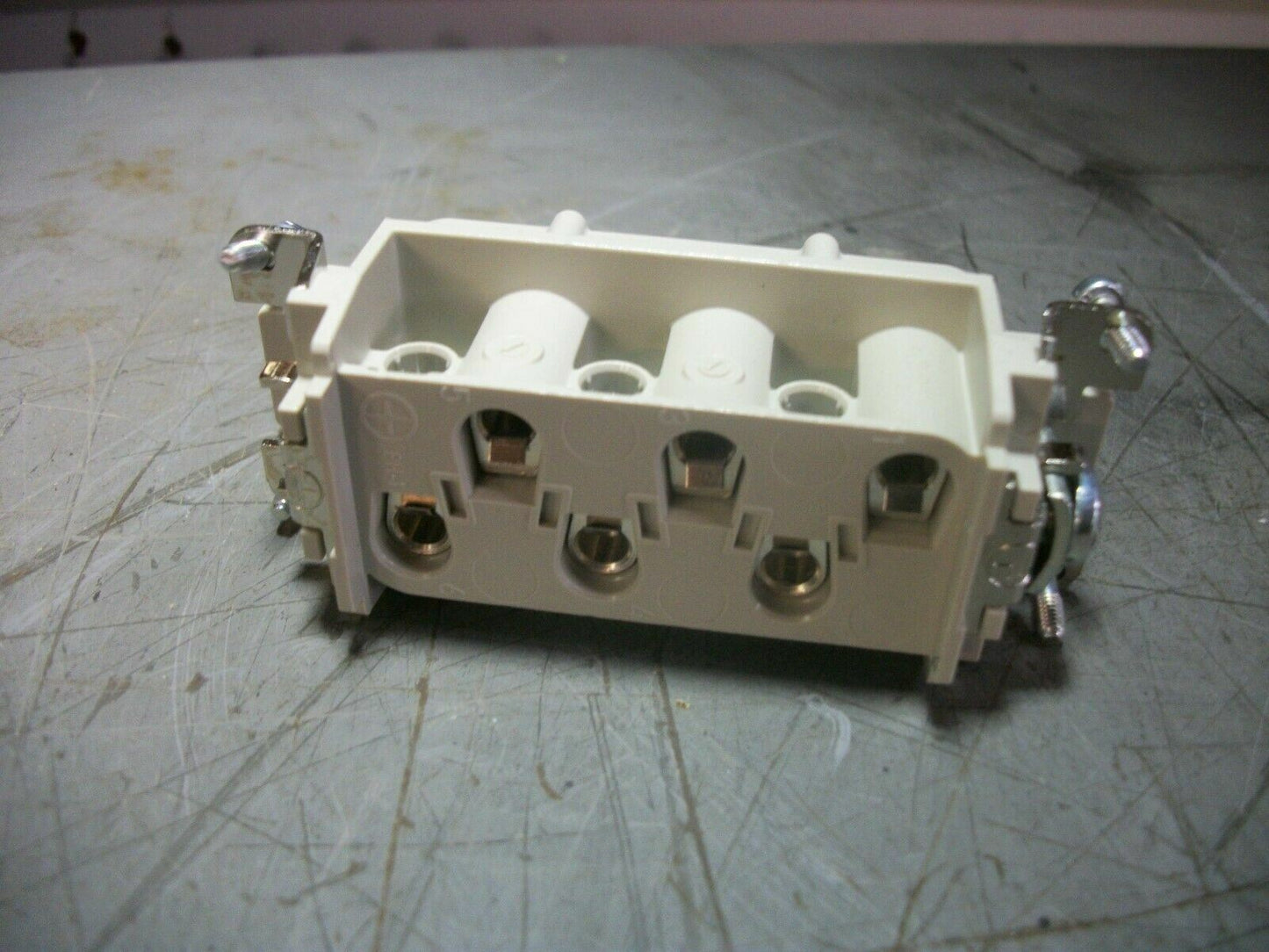 EPIC FEMALE RECEPTACLE POWER CONNECTOR 10171000 35AMP 600VOLT NOB