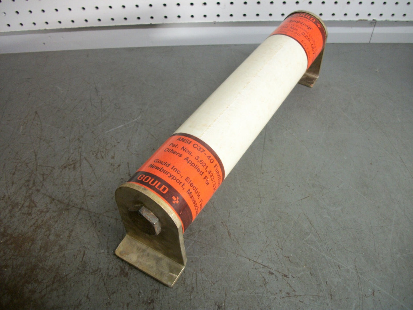 GOULD SHAWMUT AMP-TRAP CURRENT LIMITING FUSE 225-007-948 150E AMP 5.5kV NOB