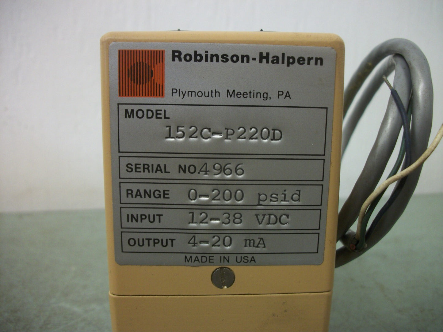 ROBINSON-HALPERN PRESSURE TRANSDUCER 152C-P220D 0-200PSID 12-38VDC 4-20mA NOB