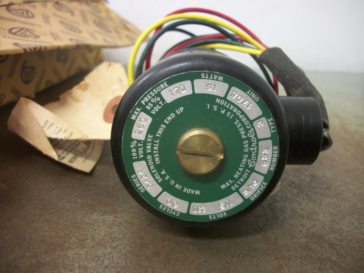 DETROIT CONTROLS 3/8" SOLENOID VALVE 683-1705 230VCOIL 15WATT NIB