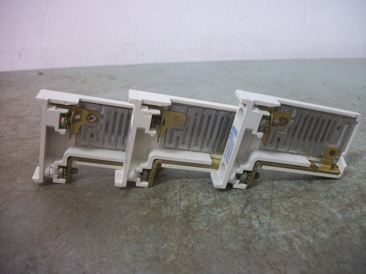 CUTLER-HAMMER LOT OF 3 FREEDOM SERIES OVERLOAD RELAY HEATERS H2007B