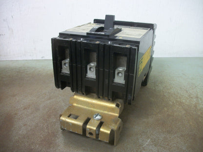 SQUARE D I-LINE FA CIRCUIT BREAKER FA34015 15AMP 480VOLT 3POLE GRAY CHIPPED