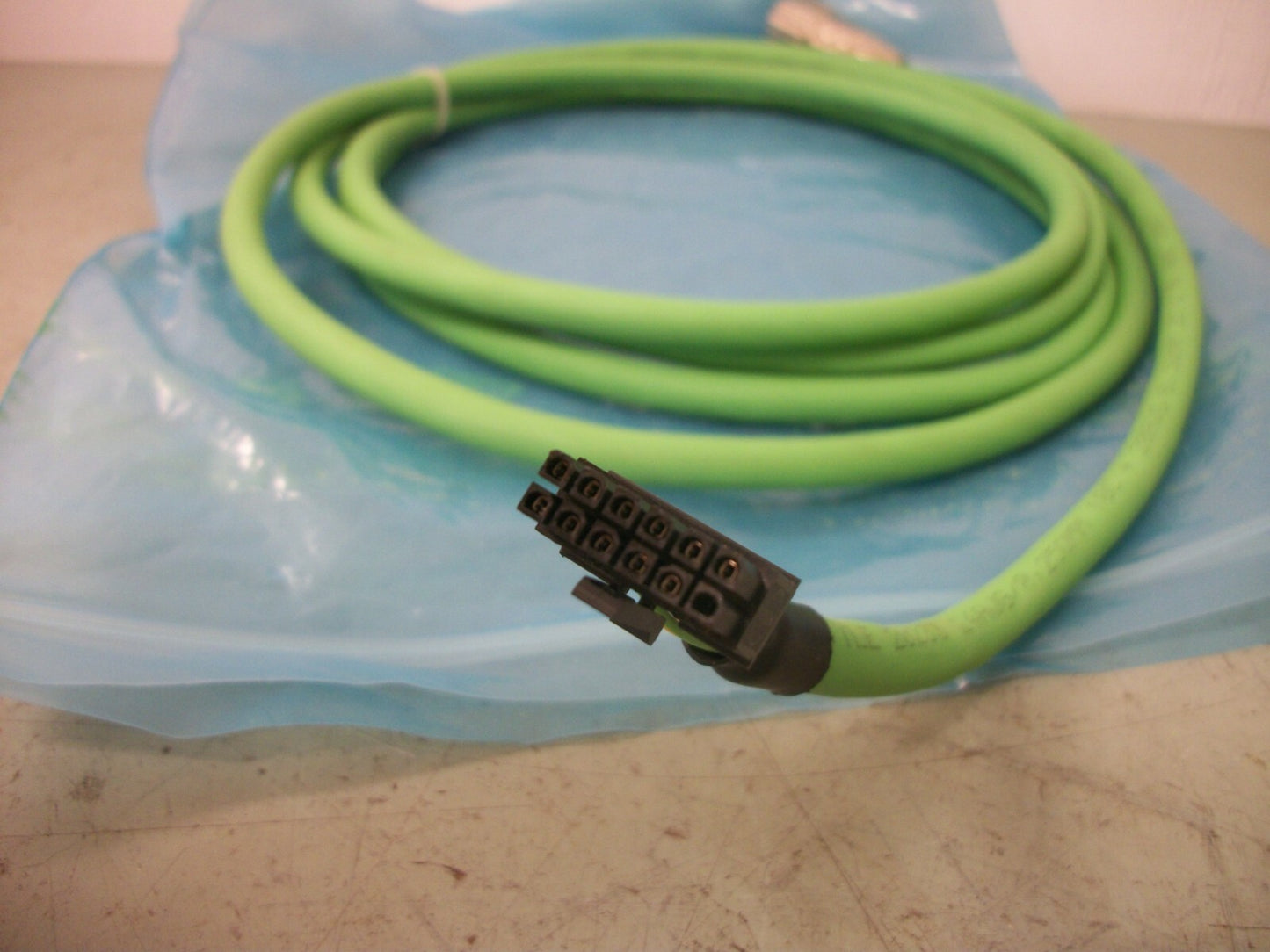 TELEMECANIQUE LEXIUM ACCESSORY LXM05 SKS 36 3M ENCODER CABLE VW3M8101R30 NEW