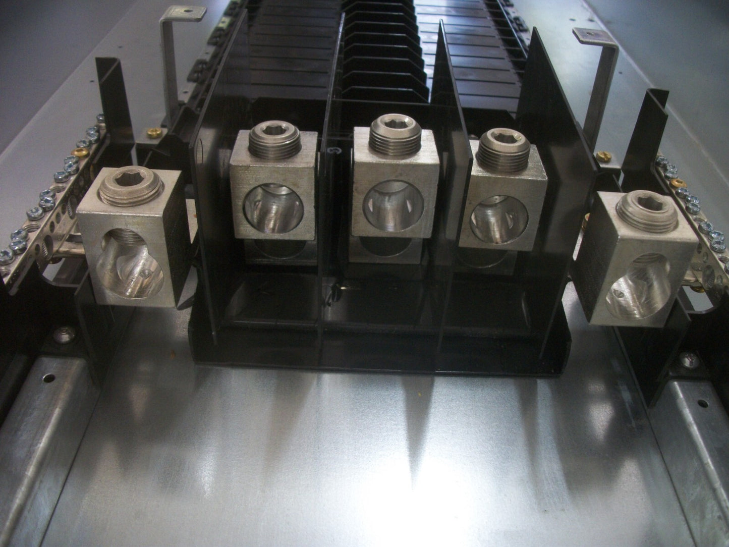 SQUARE D NF LOAD CENTER PANELBOARD NF46441716090160001 600AMP 480Y/277VOLT 3PH