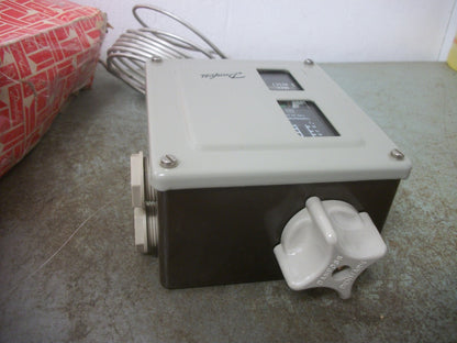 DANFOSS TEMPERATURE THERMOSTAT SWITCH RT101 25-90 DEG C NIB