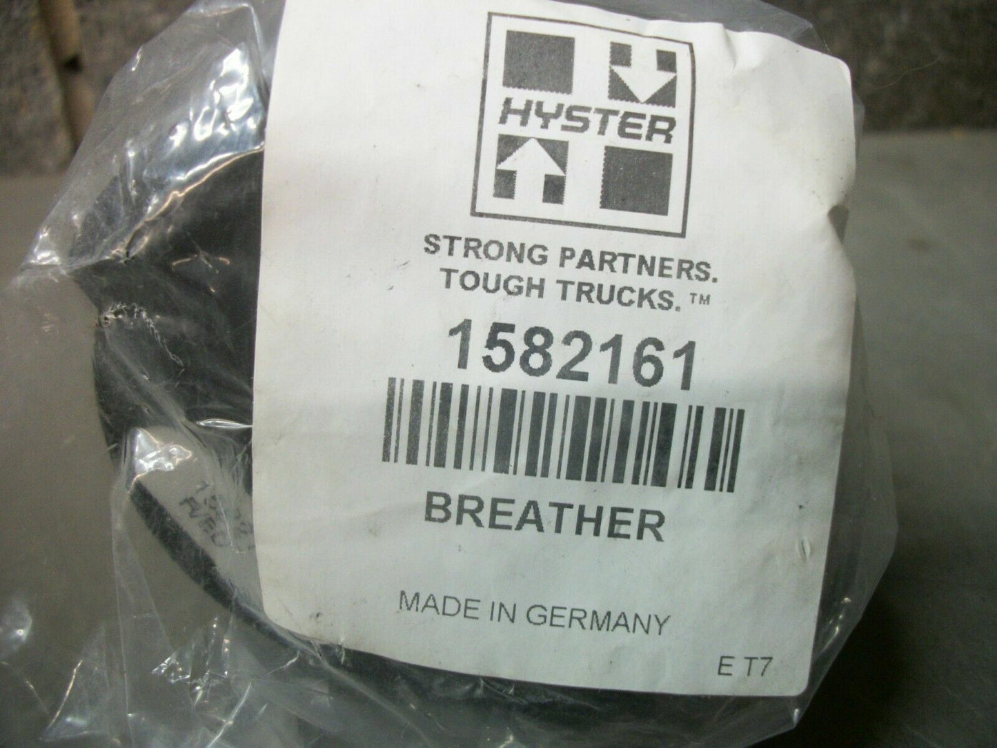 HYSTER BREATHER 1582161 NEW