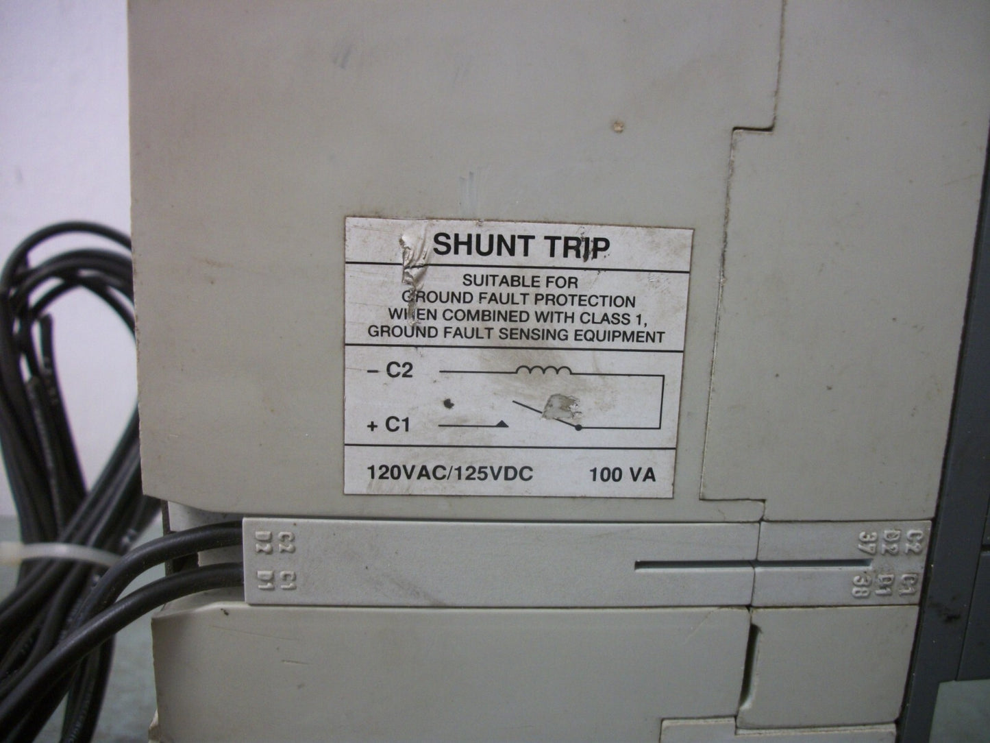 ABB SACE S4 S4H CIRCUIT BREAKER 122160023-002 250AMP 600VOLT 3POLE W/SHUNT+AUX