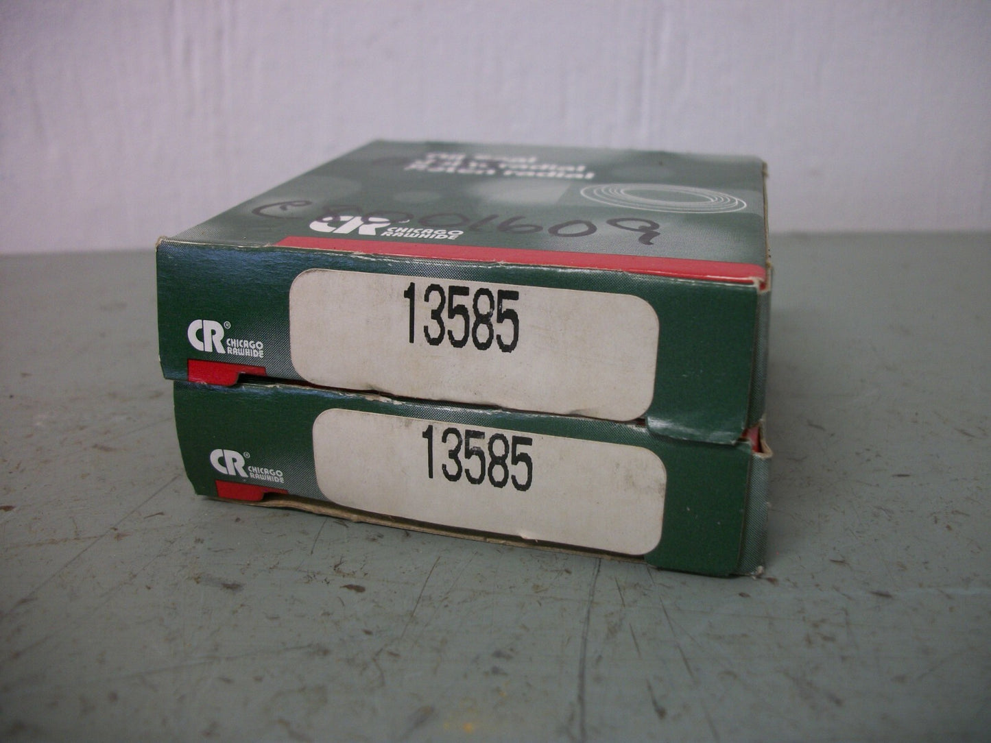 CHICAGO RAWHIDE CR LOT OF 2 JOINT RADIAL OIL SEALS 13585 NIB