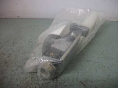 SCHMERSAL BELT ALIGNMENT SWITCH MV10H 330-11Y-1348 NEW