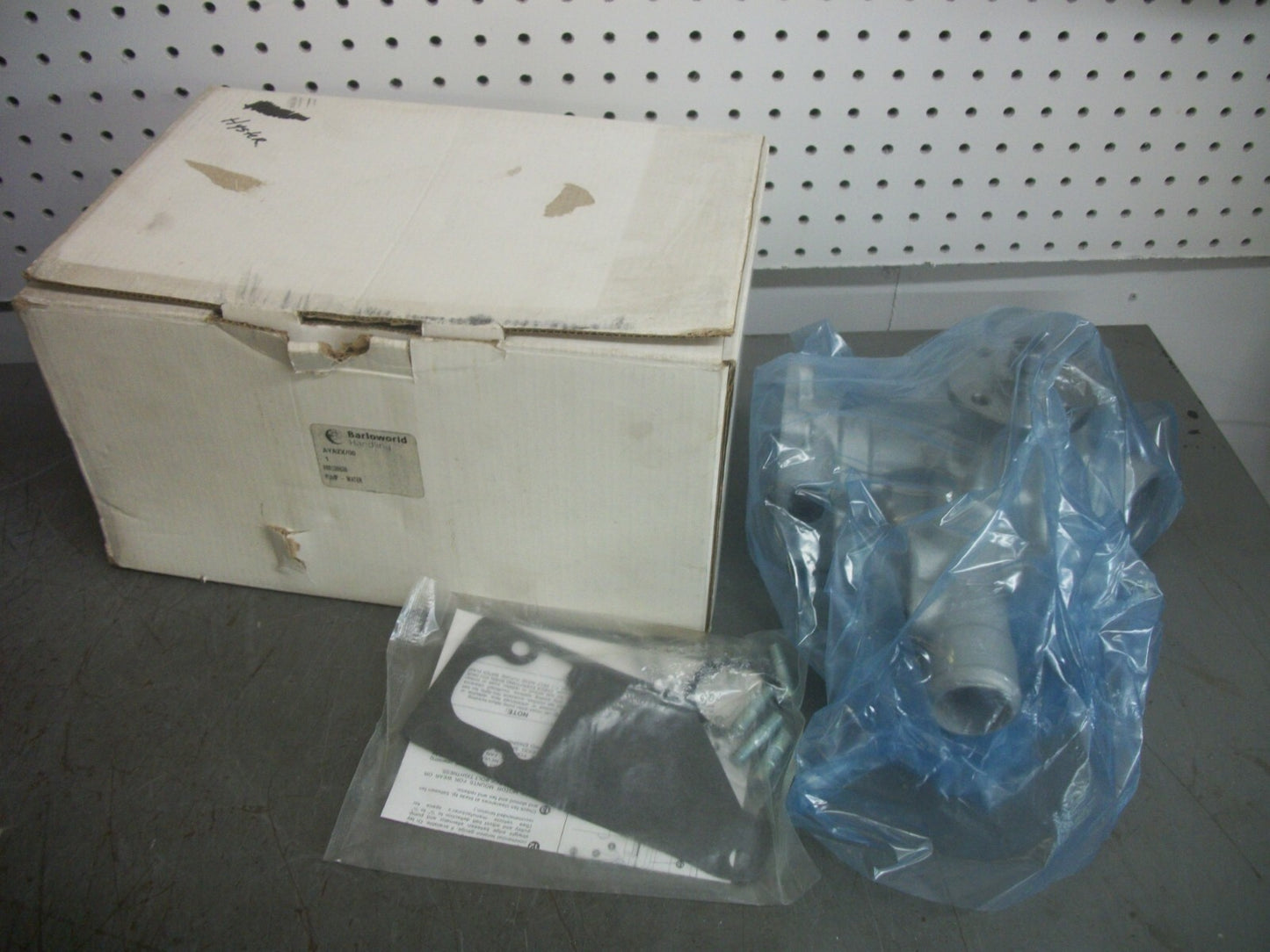 BARLOWORLD HYSTER WATER PUMP 800130636 NIB