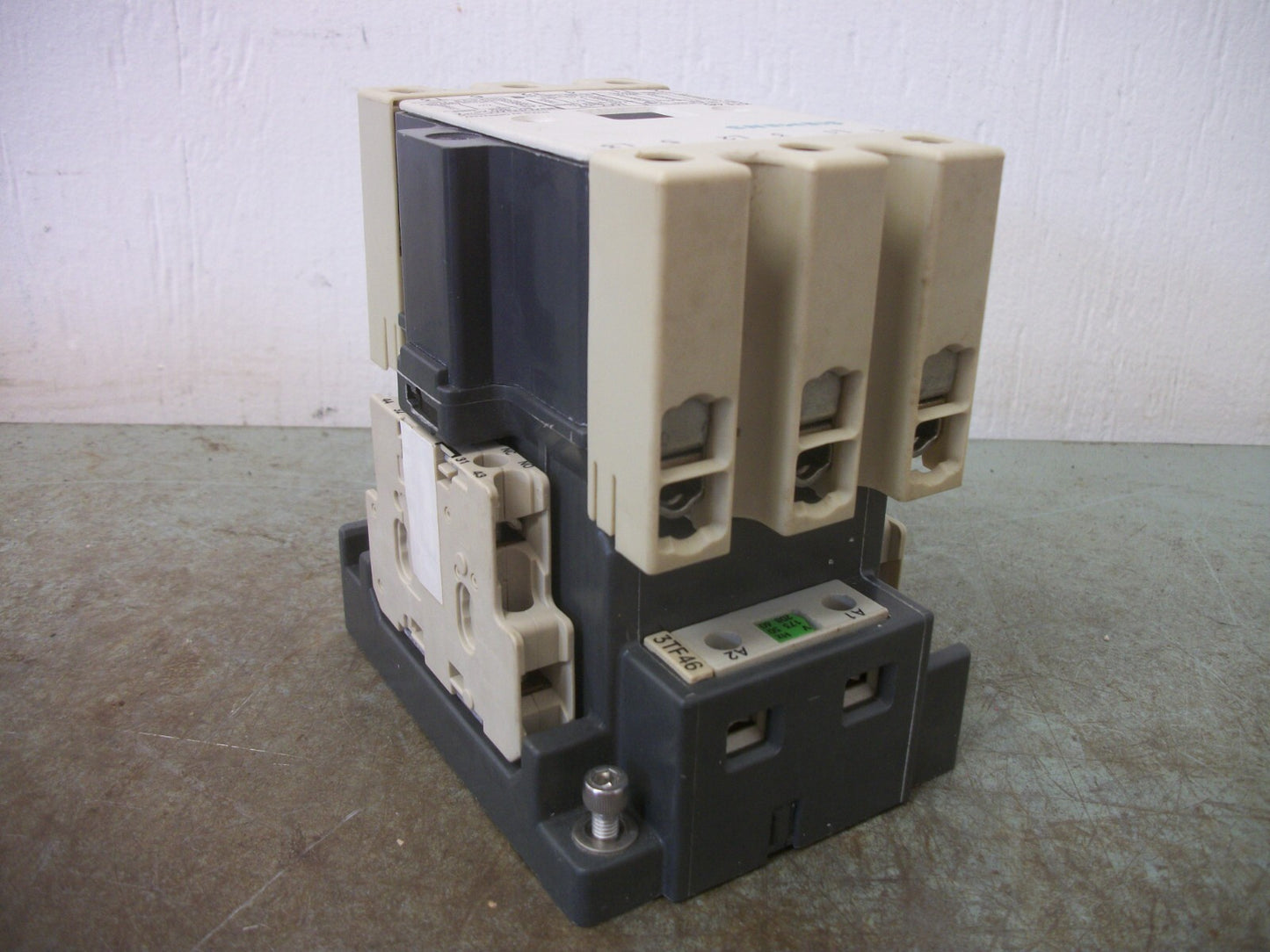 SIEMENS SIZE 2 CONTACTOR 3TF46 45AMP 208VCOIL 3PH 600V 25HP