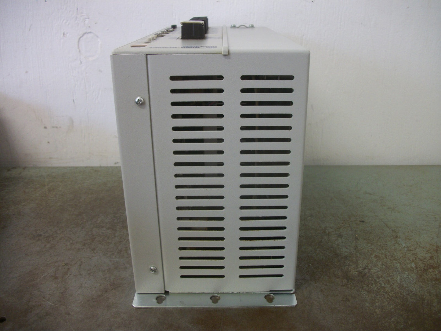 ALLEN-BRADLEY ULTRA 3000 SERVO DRIVE 2098-DSD-HV100-SE 230/460VOLT 3PH