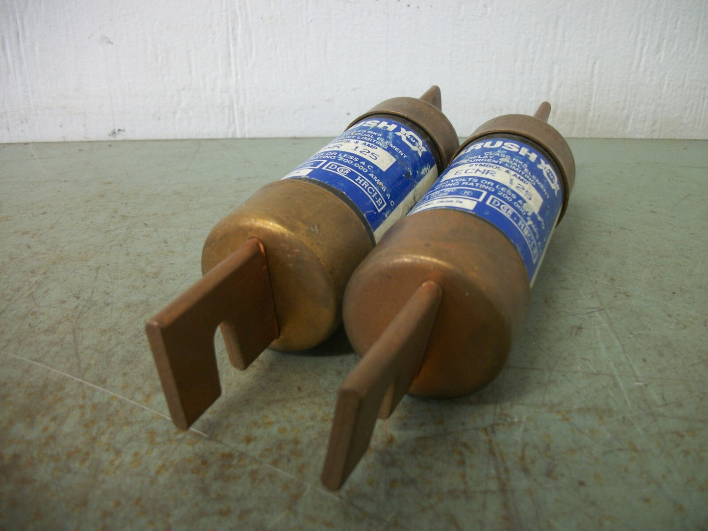 BRUSH LOT OF 2 CURRENT LIMITING FUSES ECNR125 125AMP 250VOLT