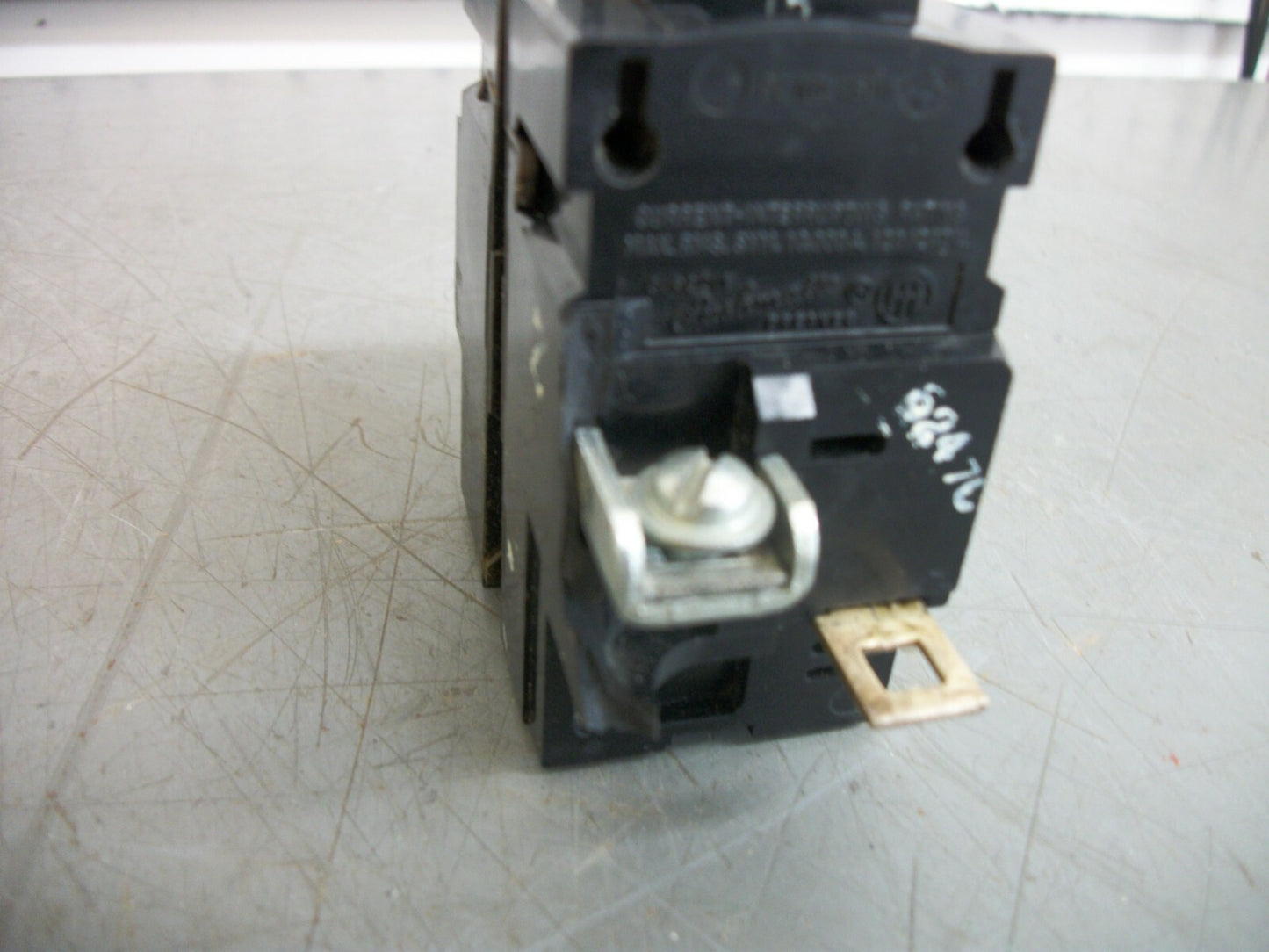 SIEMENS PUSHMATIC CIRCUIT BREAKER P215 15AMP 240VOLT 2POLE CHIPPED