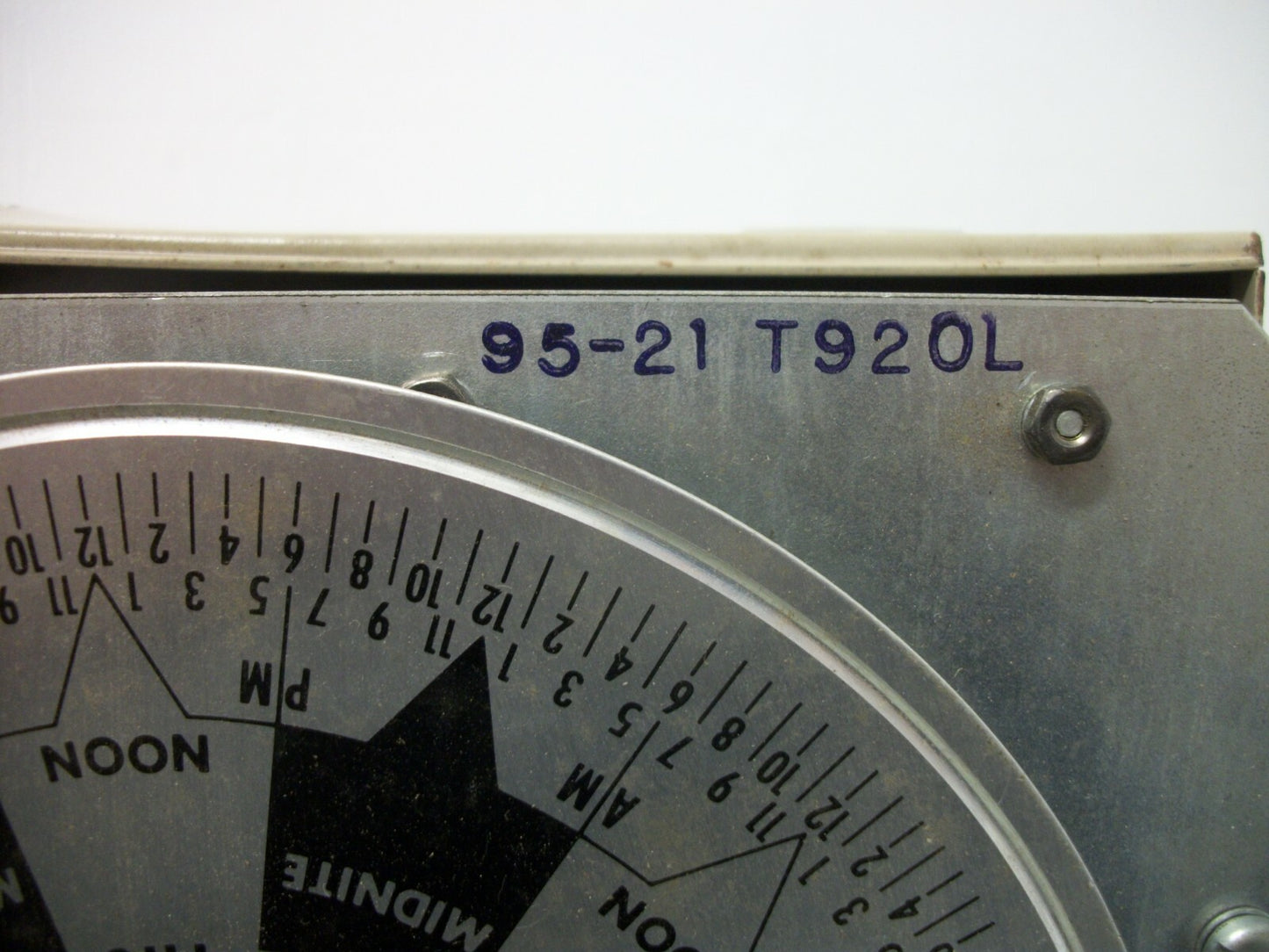 TORK SPDT 7-DAY LIGHTING CONTROL TIME SWITCH 95-21 T920L 20AMP 120/208/277VOLT