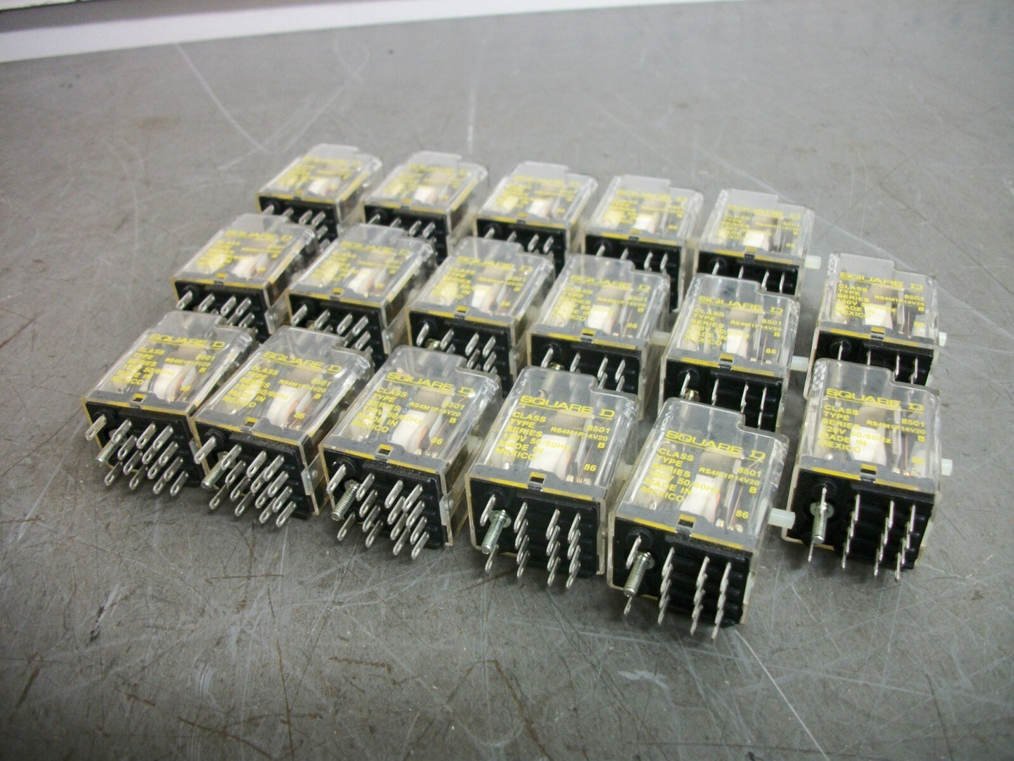 SQUARE D LOT OF 17 4PDT MINI GP RELAYS 8501RS4M1P14V20 120VCOIL 3AMP