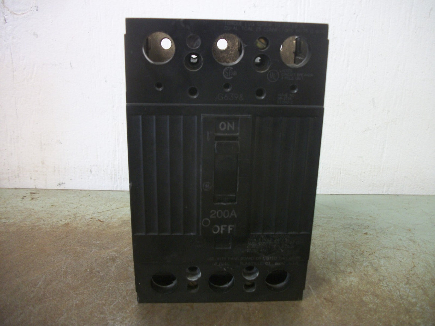 GE THQD CIRCUIT BREAKER THQD32200 200AMP 240VOLT 3POLE
