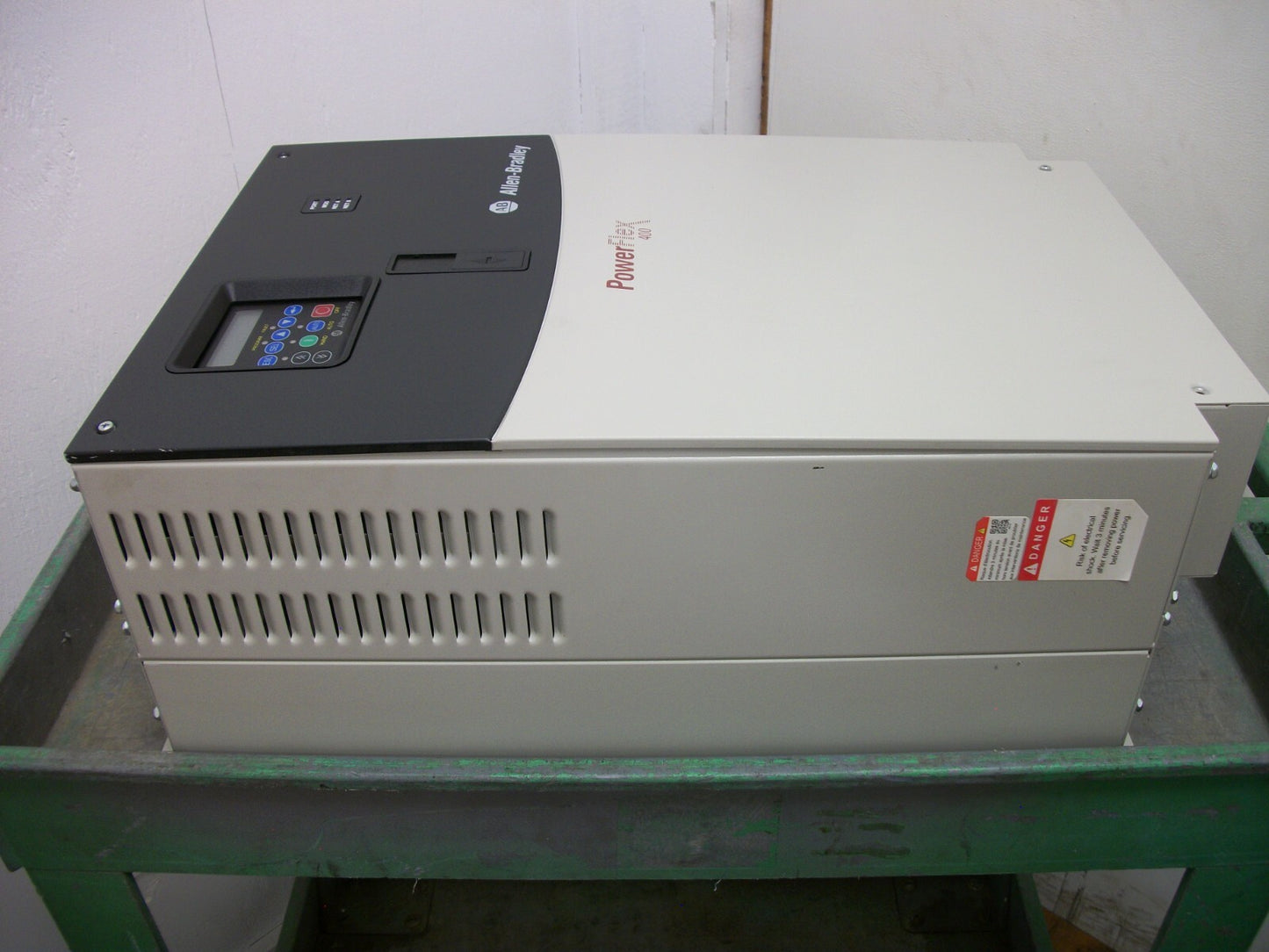 ALLEN-BRADLEY POWERFLEX 400 50HP AC DRIVE 22C-D072A103 3PH 460VOLT