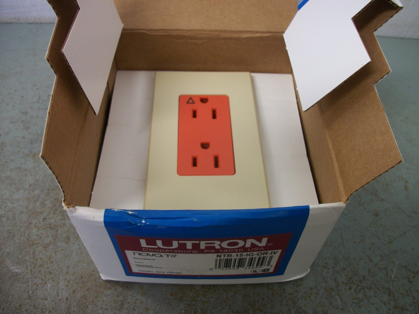 LUTRON NOVA T IVORY ORANGE RECEPTACLE NTR-15-IG-OR-IV 15AMP 125VOLT NIB