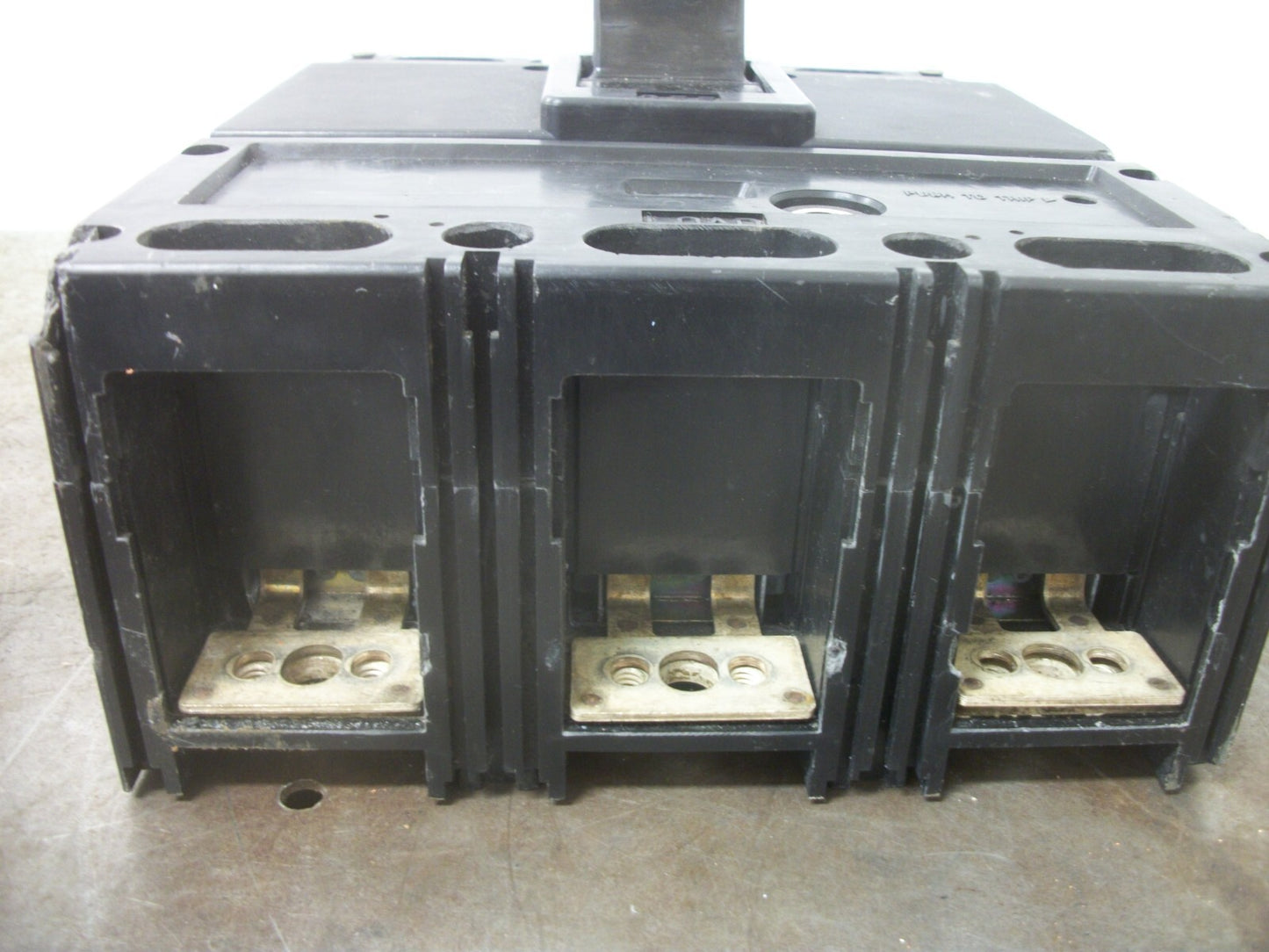 FUJI BU-LSB CIRCUIT BREAKER BU-LSB3F600 600AMP 600VOLT 3POLE W/600A TRIP CHIPPED