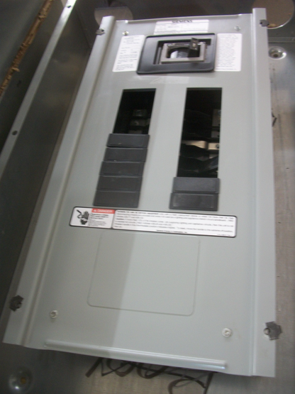 SIEMENS P1 LOAD CENTER PANELBOARD BQD 250AMP 480Y/277VOLT 3PH 4W W/150A MAIN