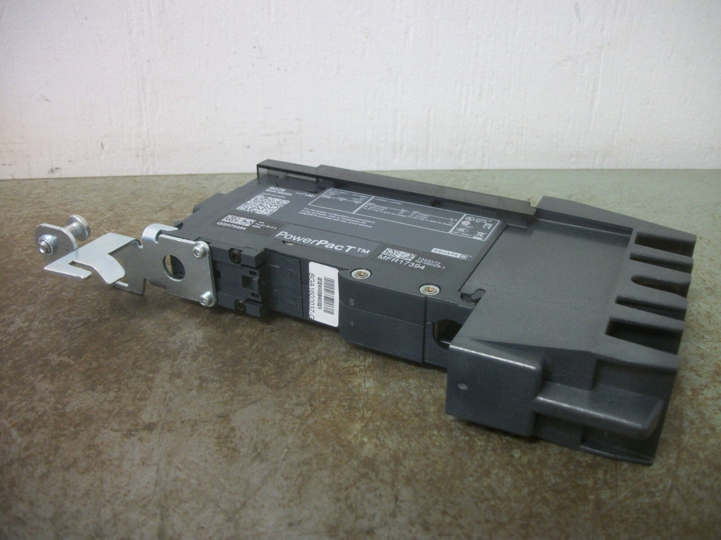 SQUARE D POWERPACT I-LINE BGA CIRCUIT BREAKER BGA160203 20AMP 277VOLT 1POLE NOB