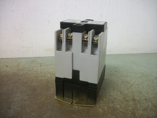 SQUARE D TYPE X CONTROL RELAY 8501XO11 8501X011 120VCOIL