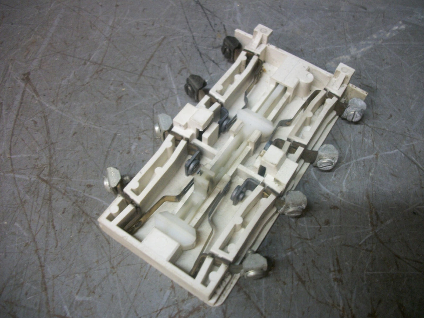 CUTLER-HAMMER 2N.O. 2N.C. AUXILIARY CONTACT BLOCK W22